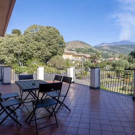 Vulcano, Tra L'etna E Il Mare Lodge *